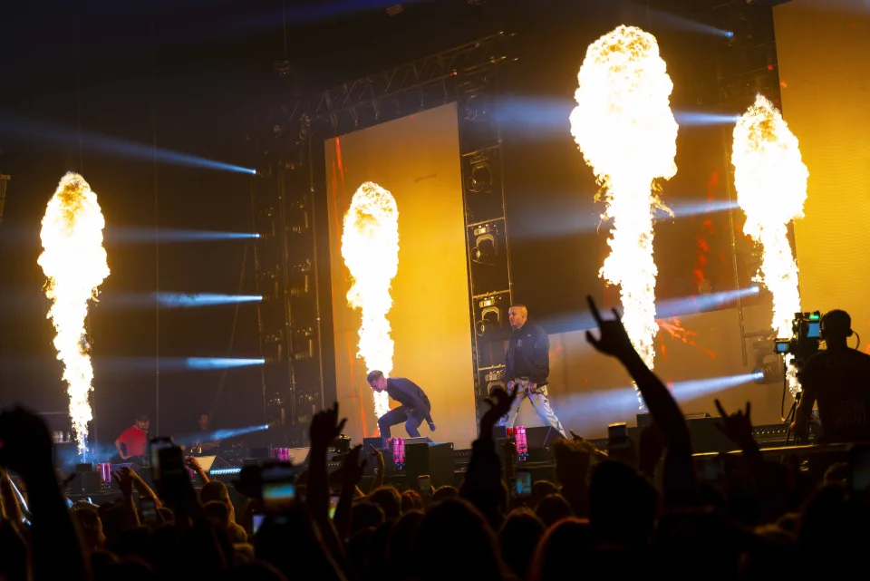 Fotografía de Natos y Waor en concierto