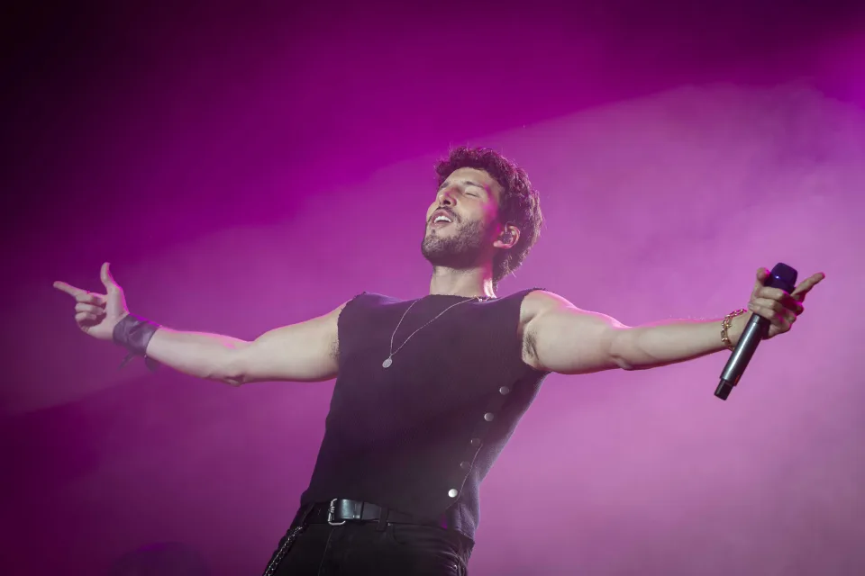 Fotografía de Sebastián Yatra en concierto