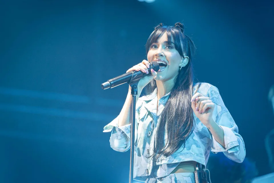 Fotografía de Aitana en concierto