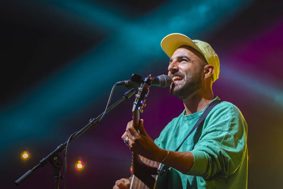 Fotografía de Nil Moliner en concierto