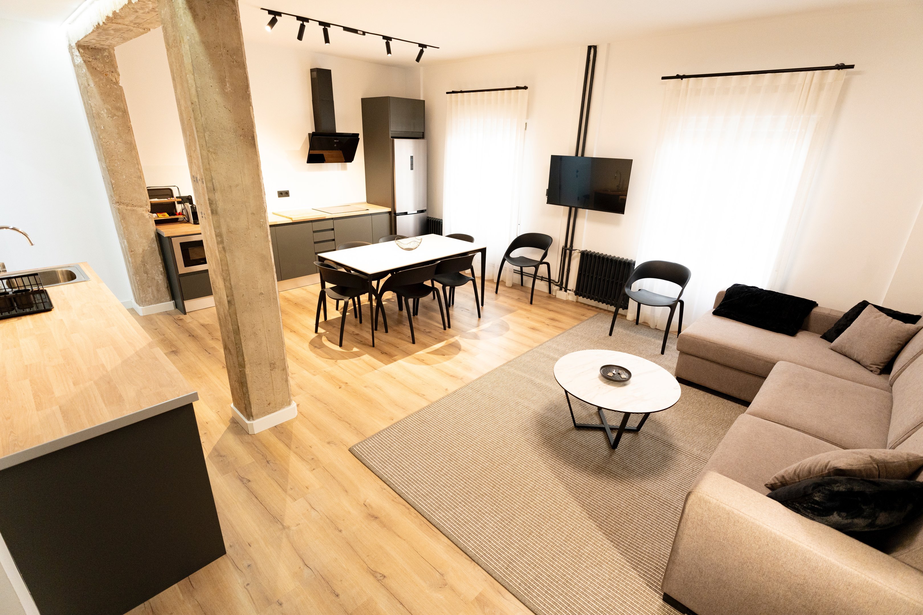 Fotografía inmobiliaria profesional para empresas en Zaragoza - imagen 1